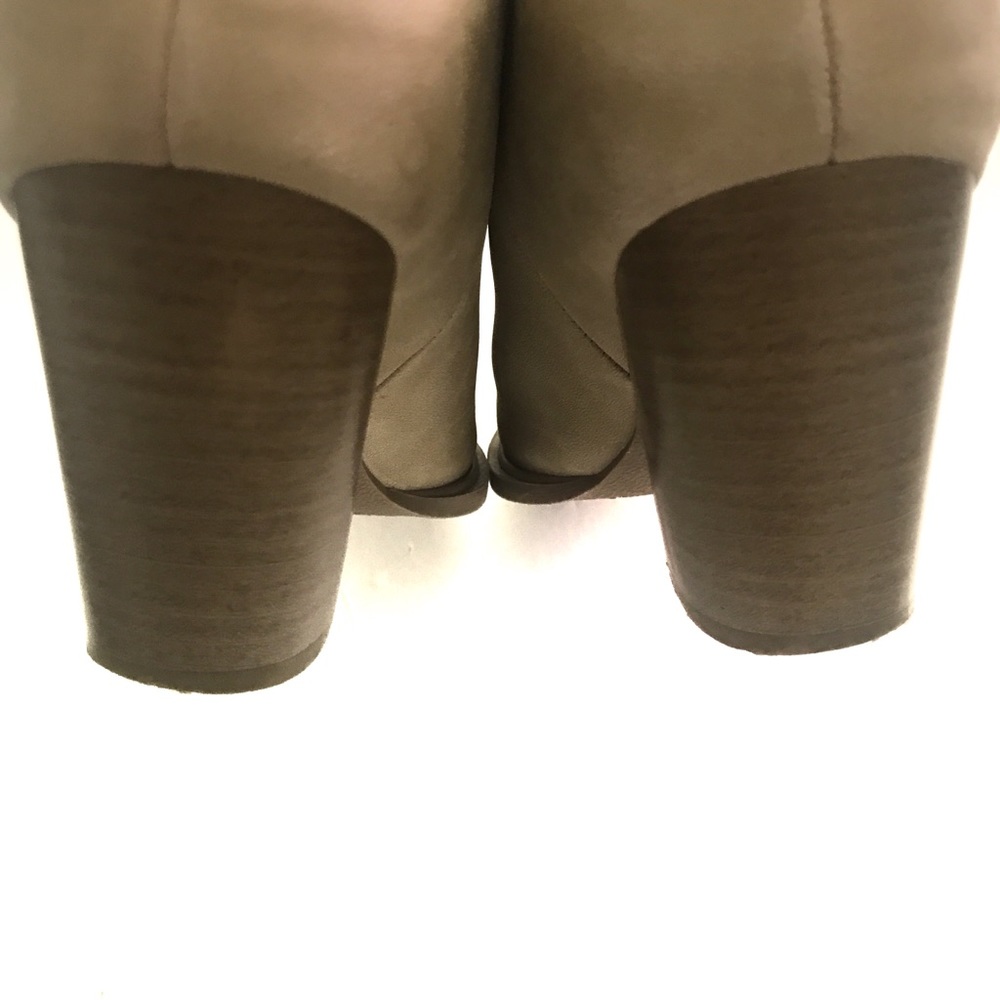 Women’s Tan Mules Size 7 - Picture 3 of 3